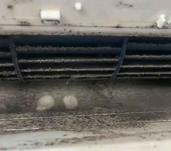 长白空调吹的风有股烧焦味是怎么回事